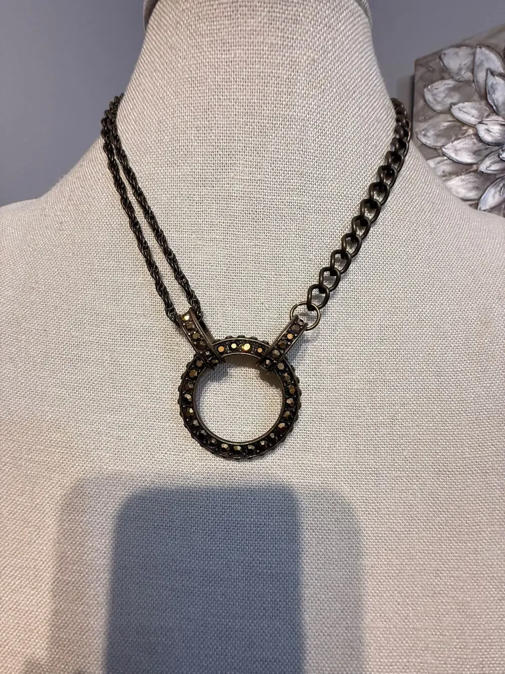 Vintage Bronze Rhinestone Circle Pendant Necklace 16”